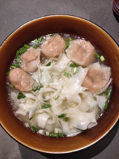 A picture of Noodle with Pork Dumpling.