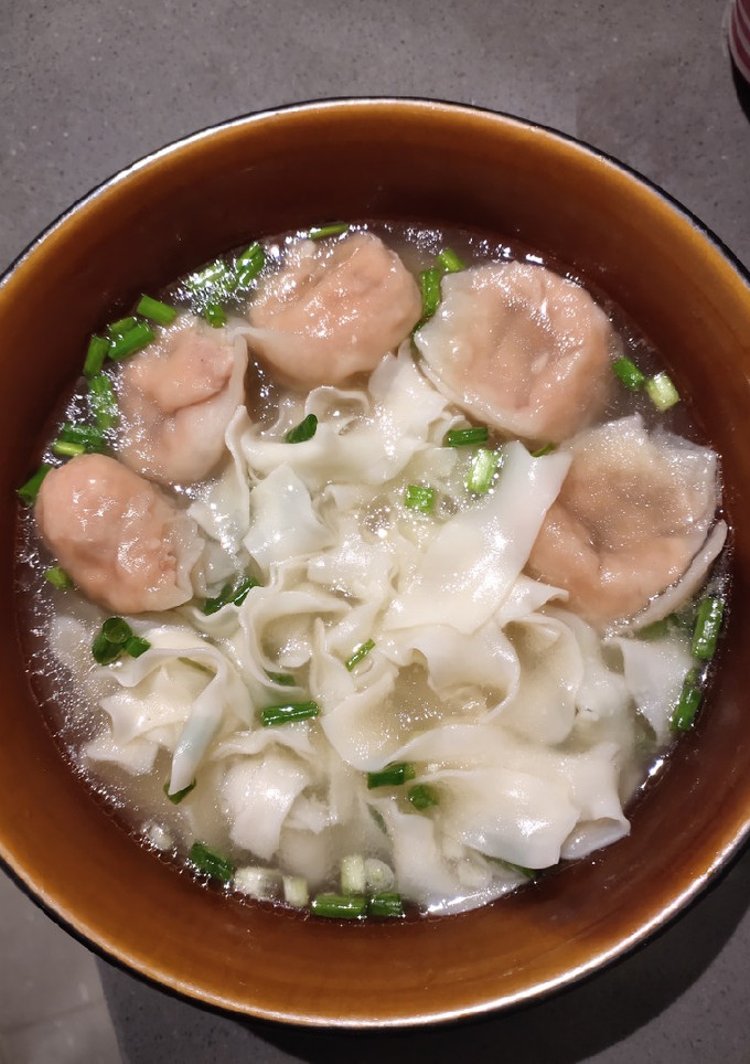 A picture of Noodle with Pork Dumpling.