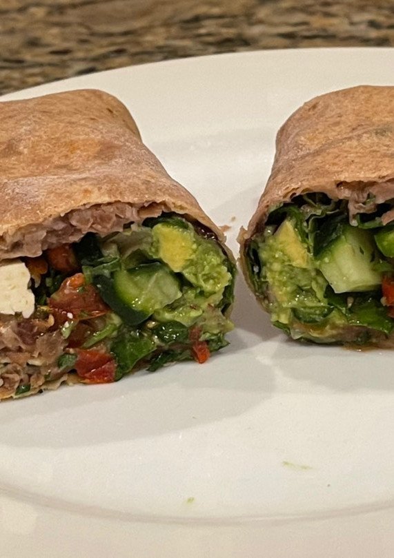 Una foto de 🌯 BURRITOS CON TORTILLA DE TRIGO 🍅🥬 🥑