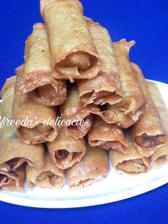 A picture of Spring rolls.