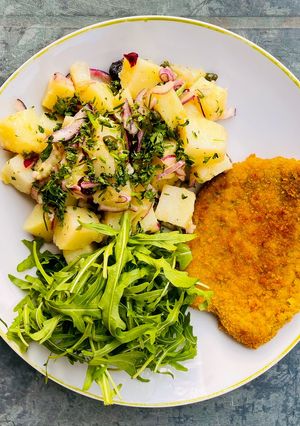 Foto di Insalata di patate alla cipolla rossa e prezzemolo