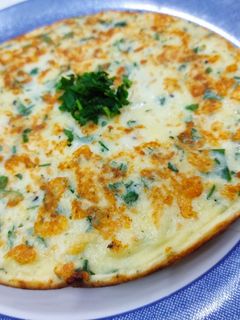 صورة لوصفة فطيرة الجبنة بالمقلاية