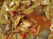 Una foto de sopa de miso y tofu