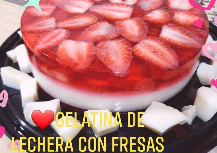 Gelatina de lechera con fresas encapsuladas!!! Receta de Betty recetas