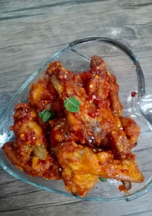 A picture of Korean style hot wings.