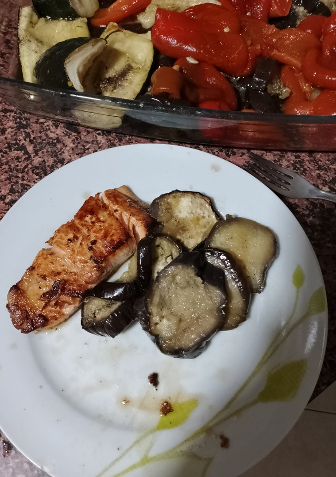 Una foto de Berenjenas asadas para guarnición