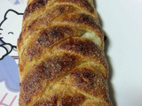 Trenza de hojaldre y 2 chocolates