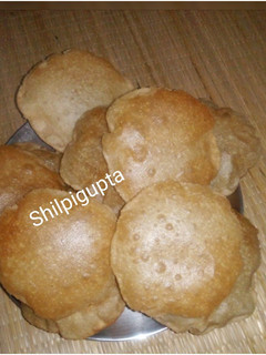 मसाला पूरी आलू(masala poori aloo recipe in hindi) रेसिपी मुख्य फोटो