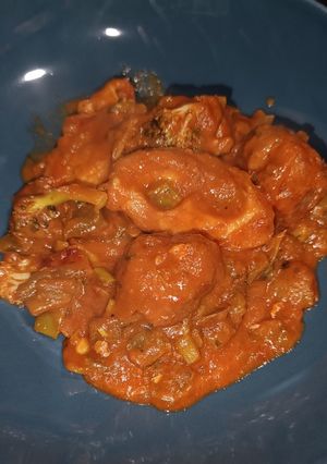 Una foto de Solomillo de cerdo y albóndigas con salsa