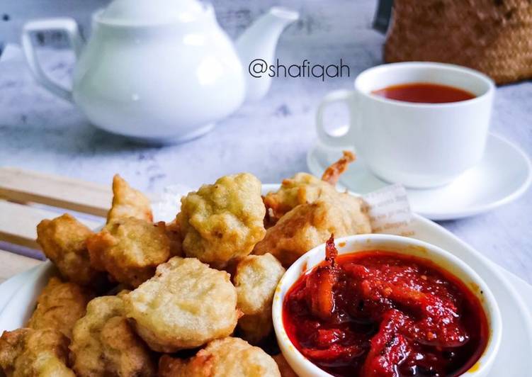 Cucur ikan bilis