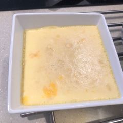 A picture of 水蛋 ~ steamed egg🥚.