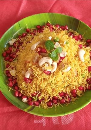 ઇન્દોરી પૌંવા (Indori Pauva Recipe In Gujarati) રેસીપી મુખ્ય ફોટો