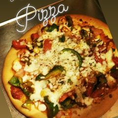 A picture of Veggie supreme pizza.