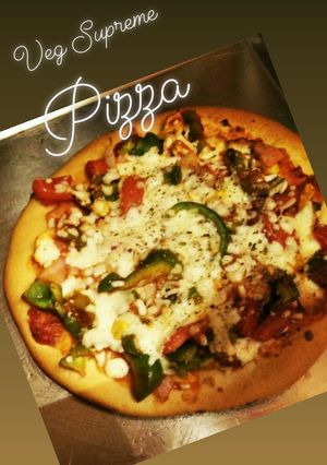 A picture of Veggie supreme pizza.