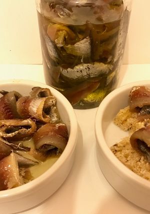 Una foto de Anchoas a la sal y aceite de oliva