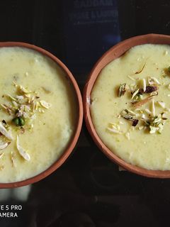 শাহি ফিরনি(shahi phirni recipe in Bengali) রেসিপির প্রধান ছবি