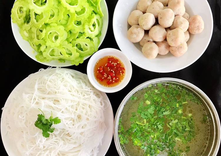 Step-by-Step Guide to Make Speedy Lẩu Khổ Qua + Cá Thác Lác (Thát Lát)