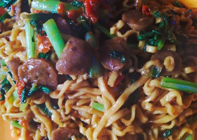 Cara Gampang Membuat Mie goreng ebi ekxra pedaass, Enak