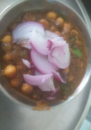 अनारदाना से बना मसाला छौले रेसिपी मुख्य फोटो