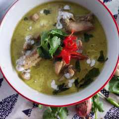 A picture of Green Curry Chicken (Kari Ayam Hijau).