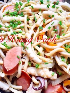 Hình của món Mì Udon Xào Thập Cẩm.