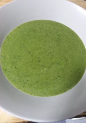 Una foto de 🥣Crema de espinacas🥬