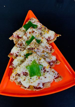 A picture of Bhakri pizza whole wheat thin crust pizza.
