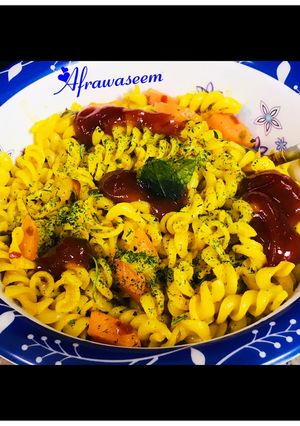 A picture of Schezwan macaroni pasta with garlic mayonnaise.