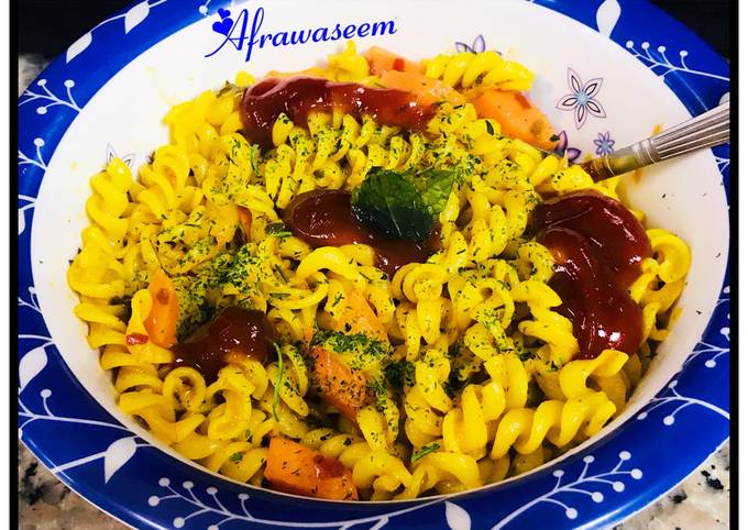 Schezwan macaroni pasta with garlic mayonnaise