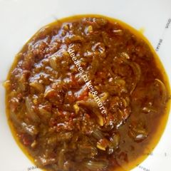A picture of Onion sauce.