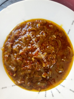A picture of Onion sauce.