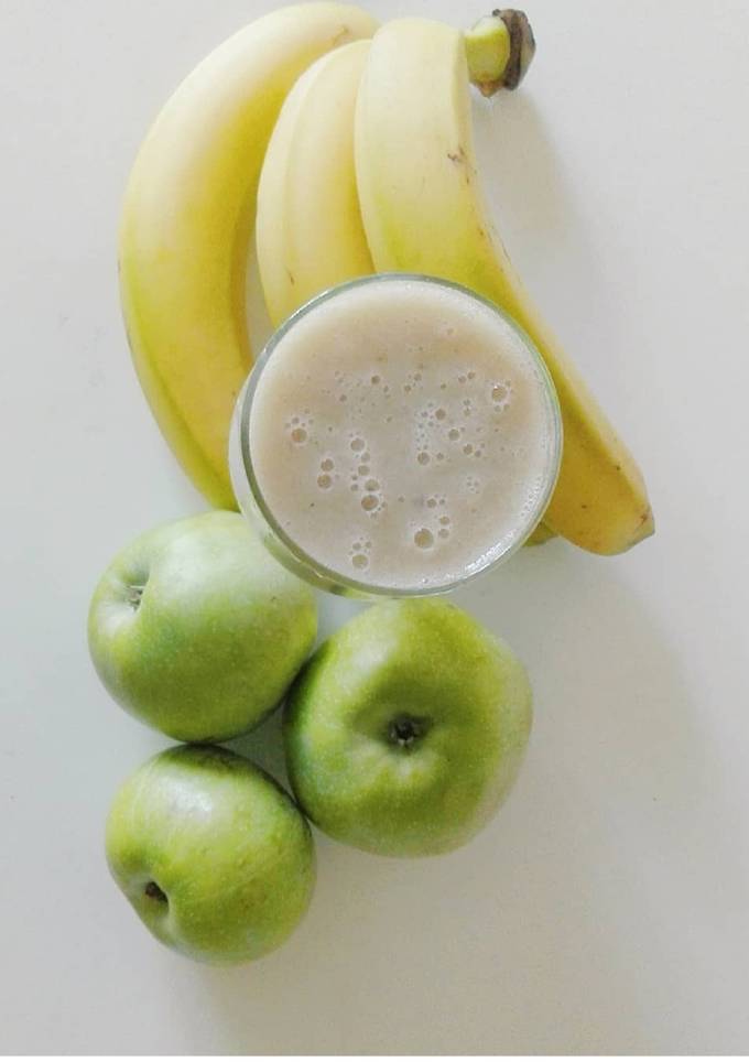 Яблучно-бананове смузі
