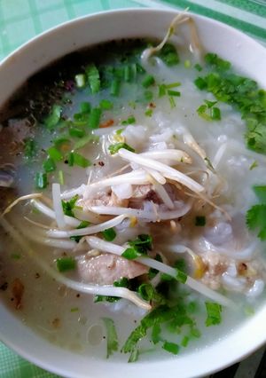 Hình của món Cháo xương cho cả nhà buổi sáng.