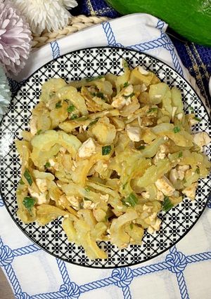 下飯好料理！金沙鹹蛋苦瓜 的食譜成品照片