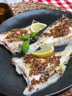 Una foto de Gallos a la mostaza y limón 🍋 en Lékué al microondas