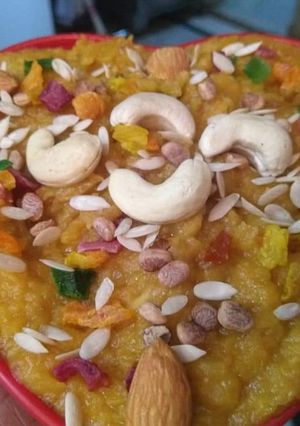 A picture of Apple Halwa.