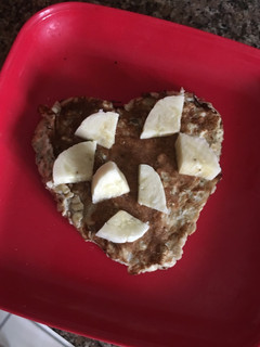 Una foto de Pancake de guineo y avena