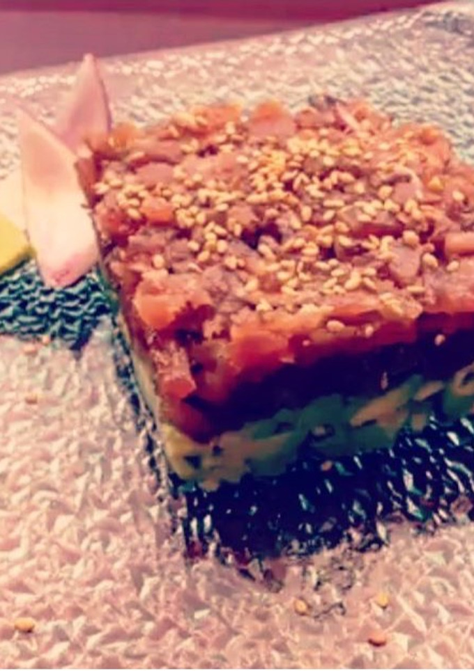 Una foto de Tartar de Atún Rojo con Aguacate