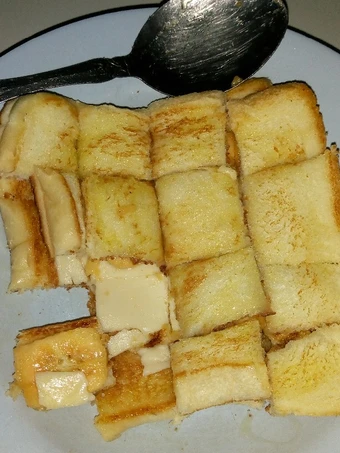 Langkah Mudah untuk Membikin Resep Roti Panggang (Teflon) Pisang Keju yang  Bikin Ketagihan Anti Ribet, Uenak Banget