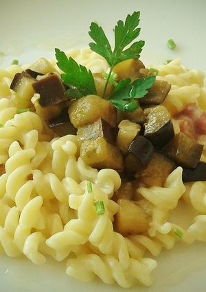 Una foto de Fusilli con berenjena a la crema de parmesano