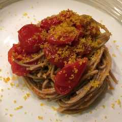 Foto di Spaghetti con uovo grattugiato