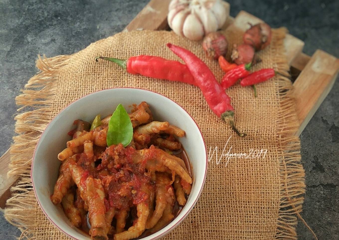 Ceker pedas manis