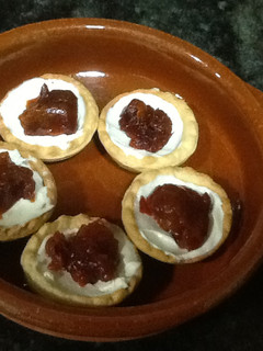 Una foto de Tartaletas de queso Philadelphia y paté de chorizo