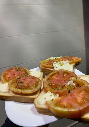 Una foto de Mozzarella a la provenzal