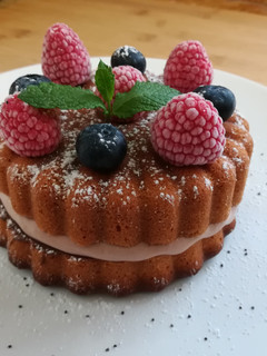 Una foto de Pastelito de cacahuete con nata de chocolate