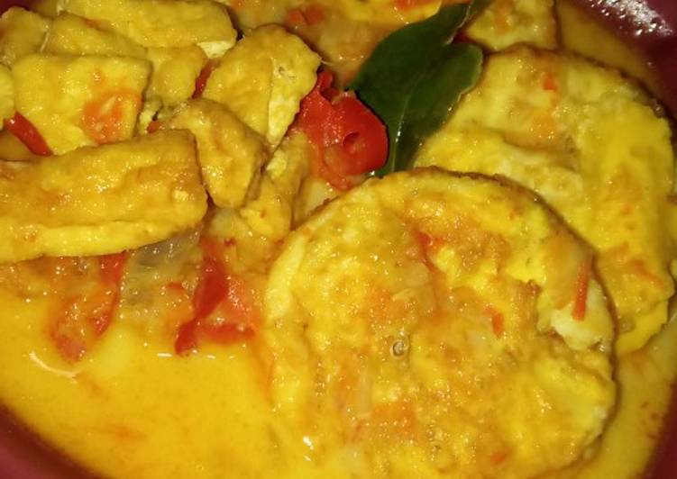 48. Telor Ceplok Kuah Santan