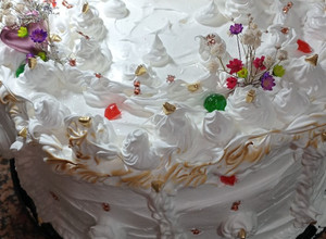 Una foto de TORTA DE 🩷BODAS 💖DE MYRIAM Y MARCELO 22/02/2025💜💙💛