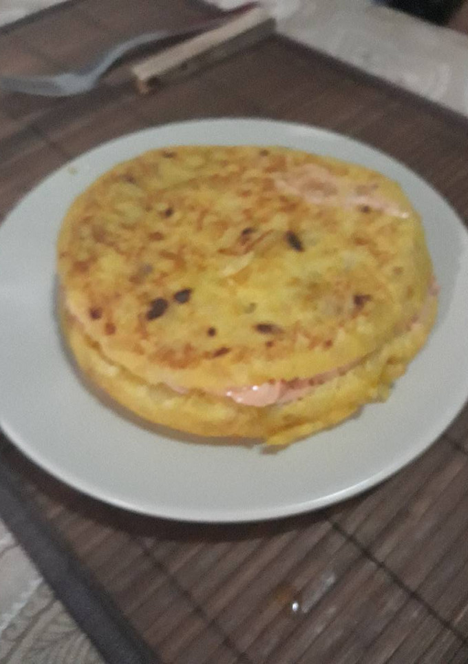 Una foto de Mini tortilla rellena de ensalada de cangrejo