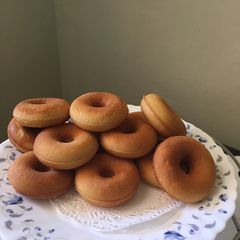 A picture of Baked donuts.