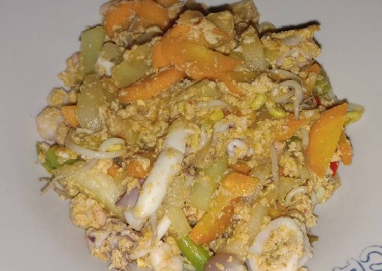 Menu diet : orak Arik telor + sotong+ udang+ sayur